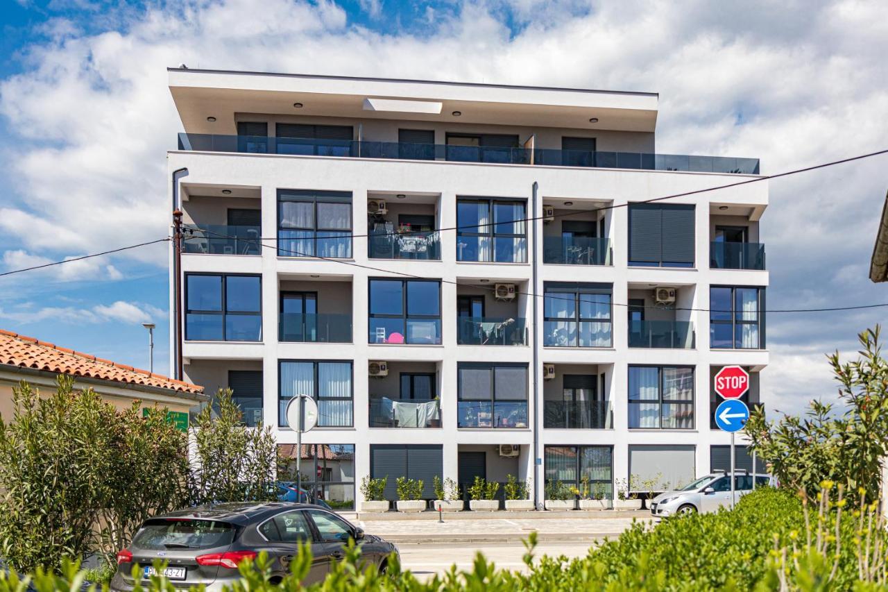 Enjoy Pula - New Apt With Terrace And Free Parking Garage Eksteriør billede